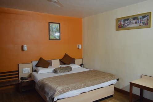Hotel Lake Palace, Mount Abu 5